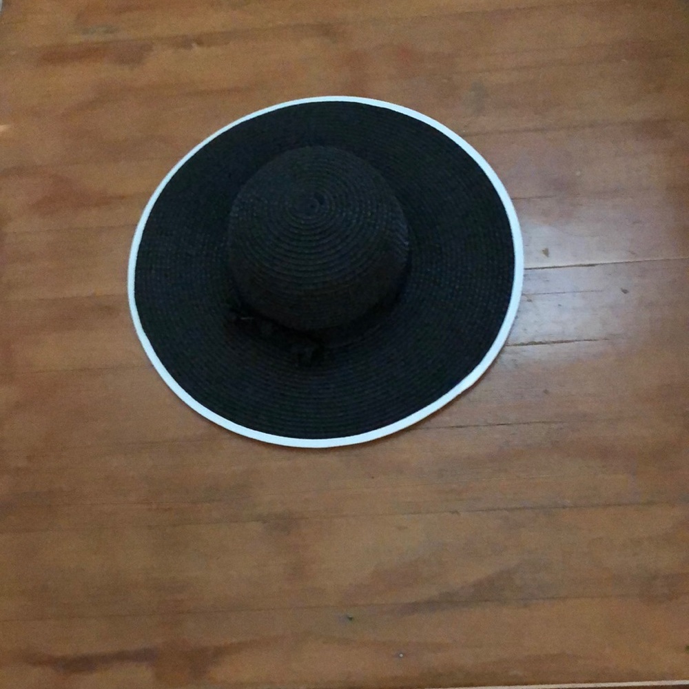 Floppy hat